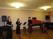 Mari-Liis Vihermäe (flööt), Helen Västrik (viiul), Ene Nael (klavessiin) ja Villu Vihermäe (tšello)