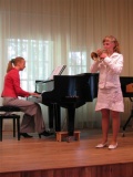 Elli Kopli (trompet) ja Martina Võrk (klaver)