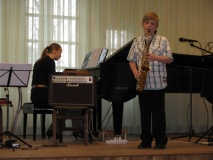 Gunnar Kallari (saksofon) ja Martina Võrk (klaver)