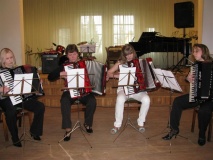 Akordioniansambel (Marilin Peedosk, Juta Püvi, Anni Noorem ja Ave Astel)