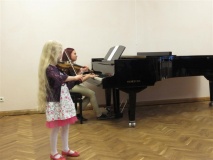 Minna Emilia Vürst (viiul) ja Veronika Balanova (klaver)
