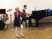Minna Emilie Vürst (viiul) ja Oliver Kaldoja (klaver)