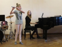 Karolina Raudberg (flööt) ja õp. Martina Võrk (klaver)