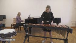 Löökpillidel Marleen Möller, klaveril õp Martina Liiver