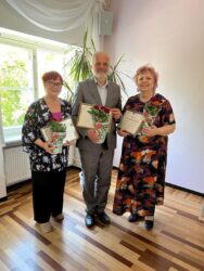 Muusikakoolide direktorid, kes on vastu pidanud üle 30 aasta ja on Eesti Muusikakoolide Liidu asutajaliikmed.