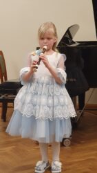 Esineb Greteli Pastak