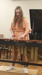 Esineb Miina Johanna Viskar