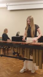 Esinevad Ethlyn Palu ja õp Martina Liiver