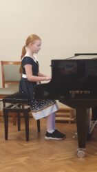 Esineb Velissa Sergejeva