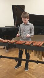 Esineb Evert Simo Sing