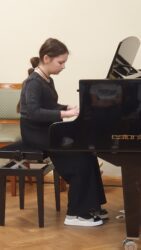 Esineb Sofia Saprõkina