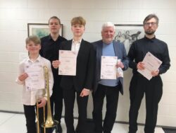 Vasakult: Otto Valter, Otto Conrad Kippasto ( Elleri koolis, tromboon 4.vanuserühmas III koht), Alfred, õp Priit Sonn ja õp Jaan Kapp