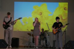 Räpina Muusikakooli bänd "ööROTID" vasakult Art Vizel, Laureen-Marie Piir, Hendri Pastak, Kristel Koido