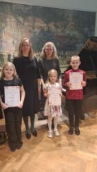 Vasakult: Emma Salf, õp Martina Liiver, õp Erene Petrova, Maia Reinson, Kristofer Närep - regionaalne voor