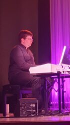 Klaveril ansambli juht Jürgen Järvpõld