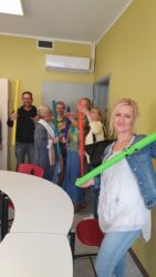 Kollektiiv tutvub Gulbene Muusikakoolis pillidega