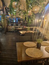 Õhtusöök Valmieras Rates Varti restoranis