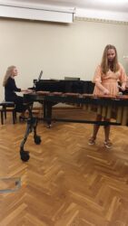 Miina-Johanna Viskar, klaveril õp Erene Petrova