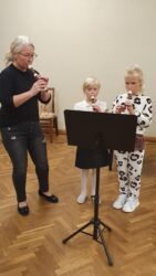 Flöödiansambel (vasakult) koosseisus: õp Oksana Iljašenko, Greteli Pastak ja Tiffany Pihlapuu