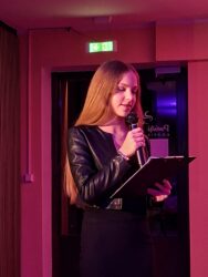 Lemme Salf konfereerimas