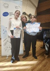 Kristina Piirsalu, õp Ave Astel ja Karl Märt Piirsalu