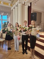 Põhiõppe lõpetajad, Vasakult Helin-Marii Viskar, Lemme Salf, Alfred Vürst, Gete-Ly Vija